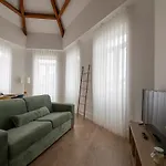 Vibrant Host - Heroismo's Metro Apartman Porto