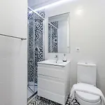 Vibrant Host - Heroismo's Metro Apartman Porto