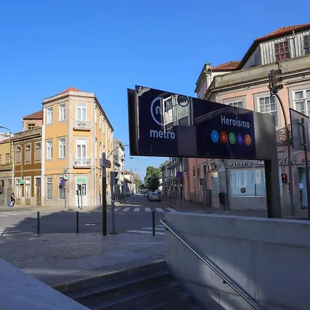 Vibrant Host - Heroismo's Metro