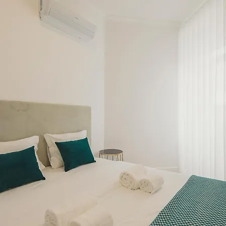 Vibrant Host - Heroismo's Metro Apartament *