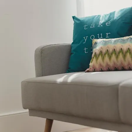 Vibrant Host - Heroismo's Metro * بورتو