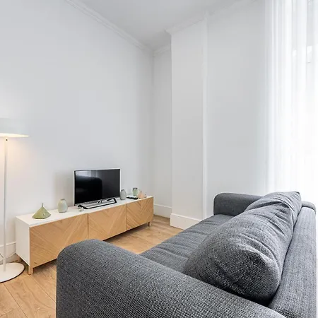 Vibrant Host - Heroismo's Metro Apartament *