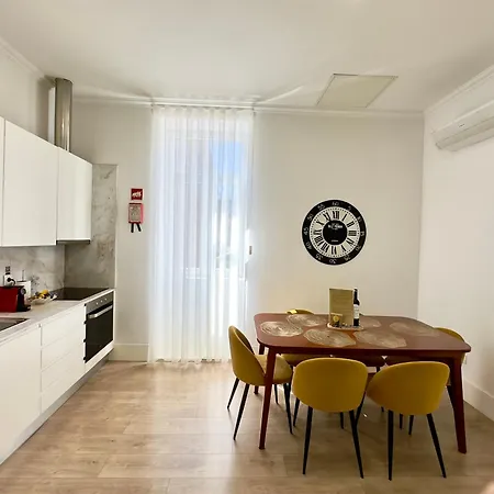 Apartment Vibrant Host - Heroismo's Metro
