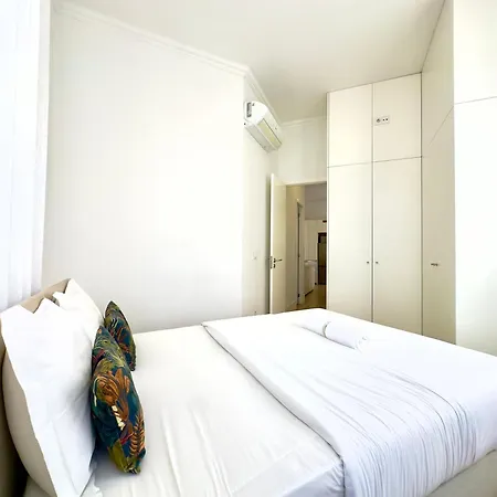 Vibrant Host - Heroismo's Metro Apartment