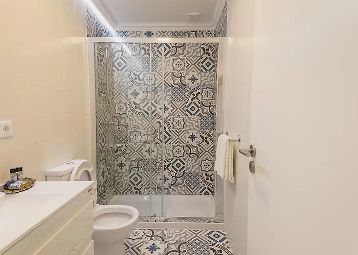 Apartament Vibrant Host - Heroismo's Metro