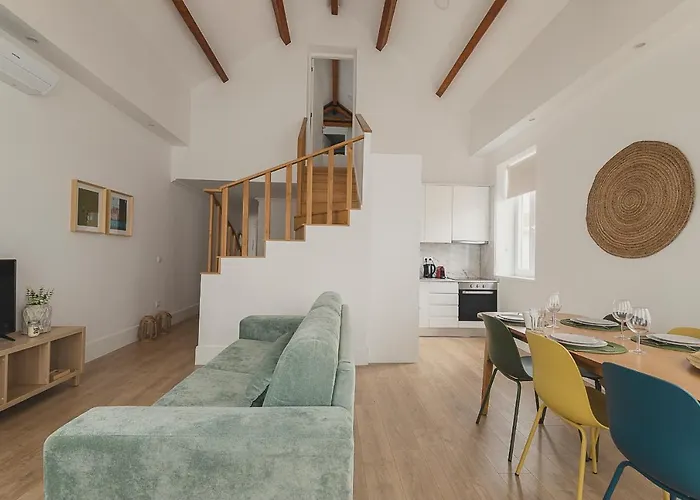 Vibrant Host - Heroismo's Metro Apartament Porto