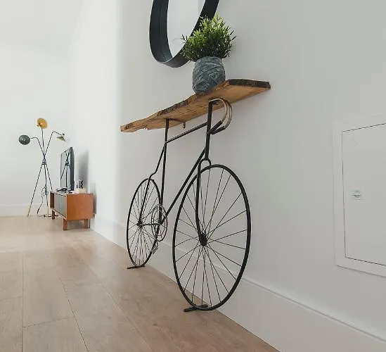 Vibrant Host - Heroismo's Metro *