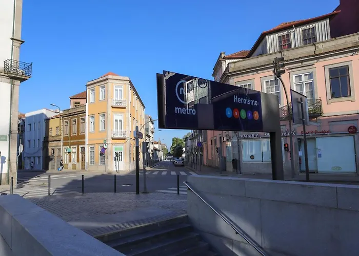 Vibrant Host - Heroismo's Metro