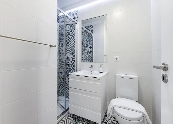 Vibrant Host - Heroismo's Metro Appartamento Oporto