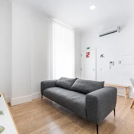 Vibrant Host Solutions - Heroismo's Metro Porto