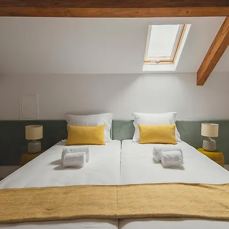 Vibrant Host - Heroismo's Metro *