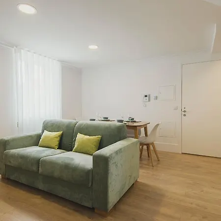 Vibrant Host - Heroismo's Metro Daire Porto