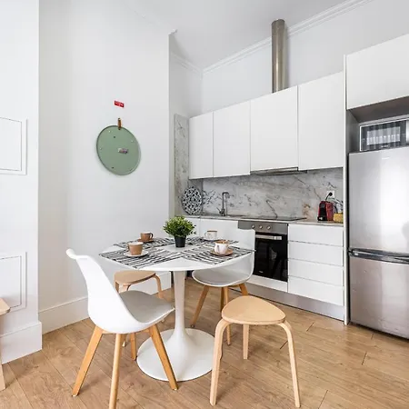 Vibrant Host - Heroismo's Metro *