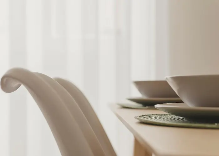 Vibrant Host Solutions - Heroismo's Metro *