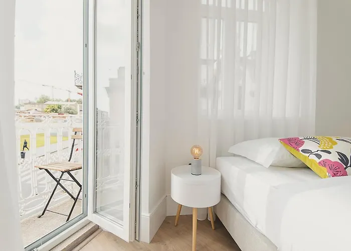 Vibrant Host Solutions - Heroismo's Metro * Oporto