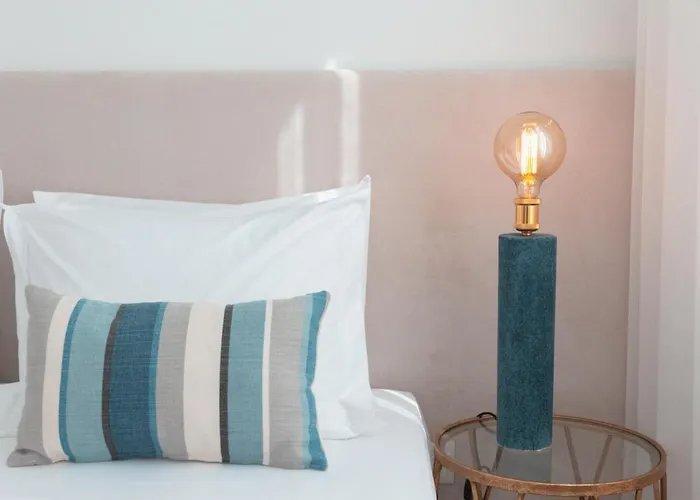 Vibrant Host Solutions - Heroismo's Metro