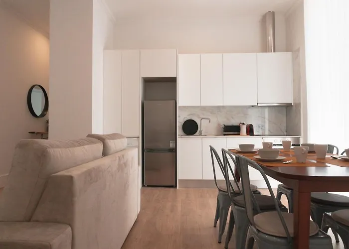 Vibrant Host Solutions - Heroismo's Metro *